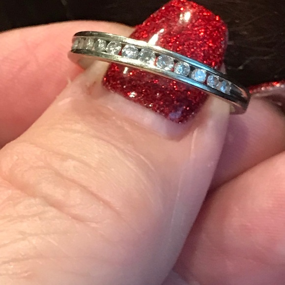 10k white Gold Genuine Diamond Band - Picture 2 of 14